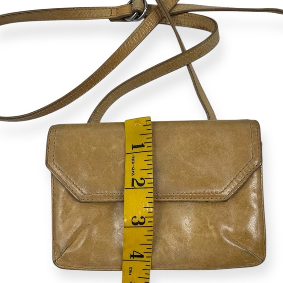 Cute HOBO wallet crossbody.  Good condition - Picture 3 of 6